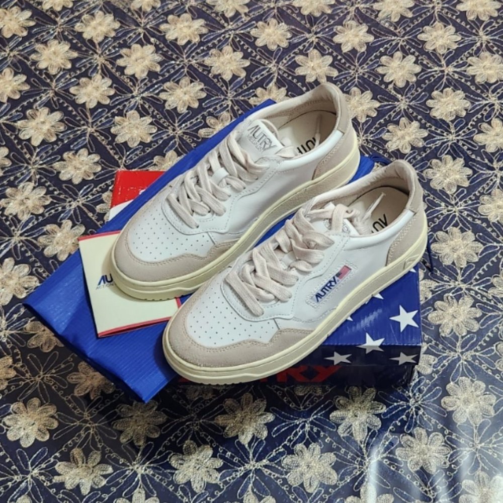 Autry White & Beige Low-Top Leather Sneakers for Women